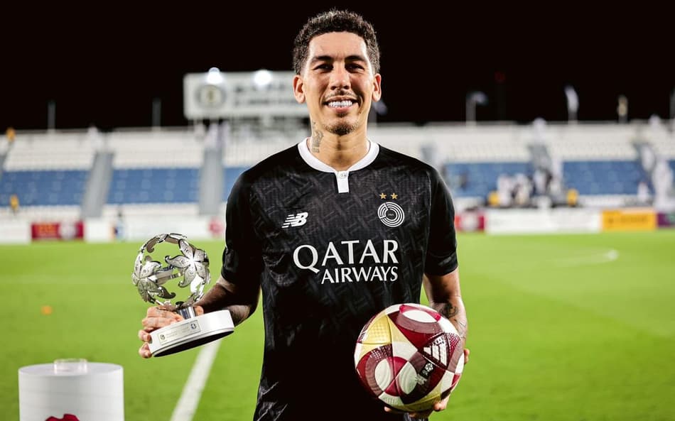 Pelo Campeonato do Catar, Roberto Firmino marcou hat-trick na goleada do Al-Saad por 8 a 3 contra o Umm Salal (Foto: Divulgação/Al-Saad)