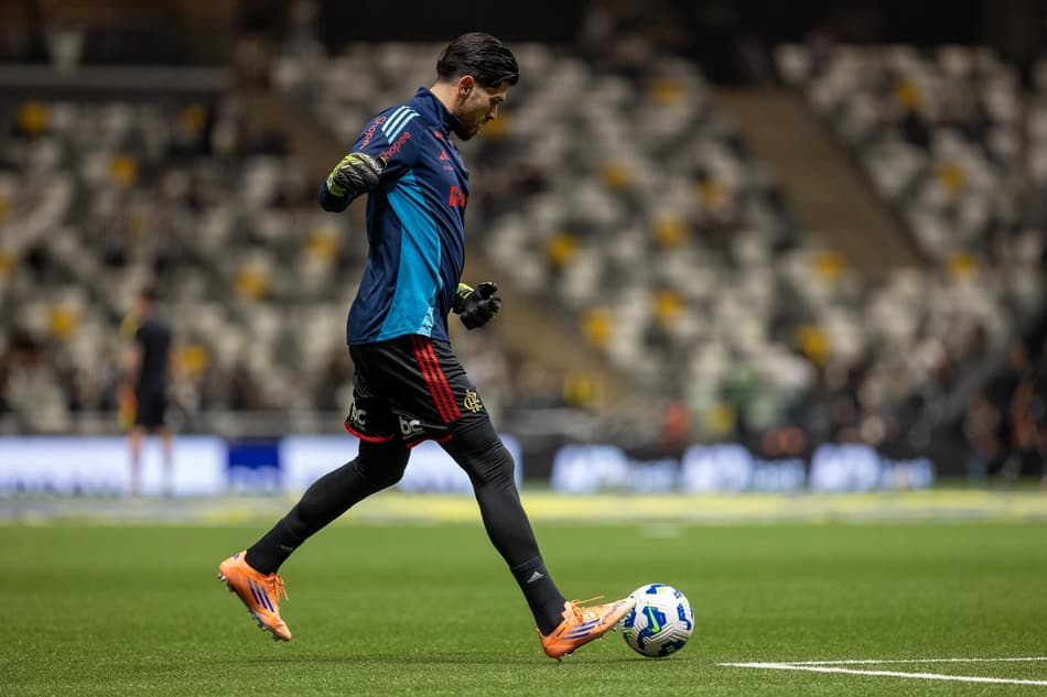 Rossi no aquecimento do jogo do Flamengo contra o Atlético-MG