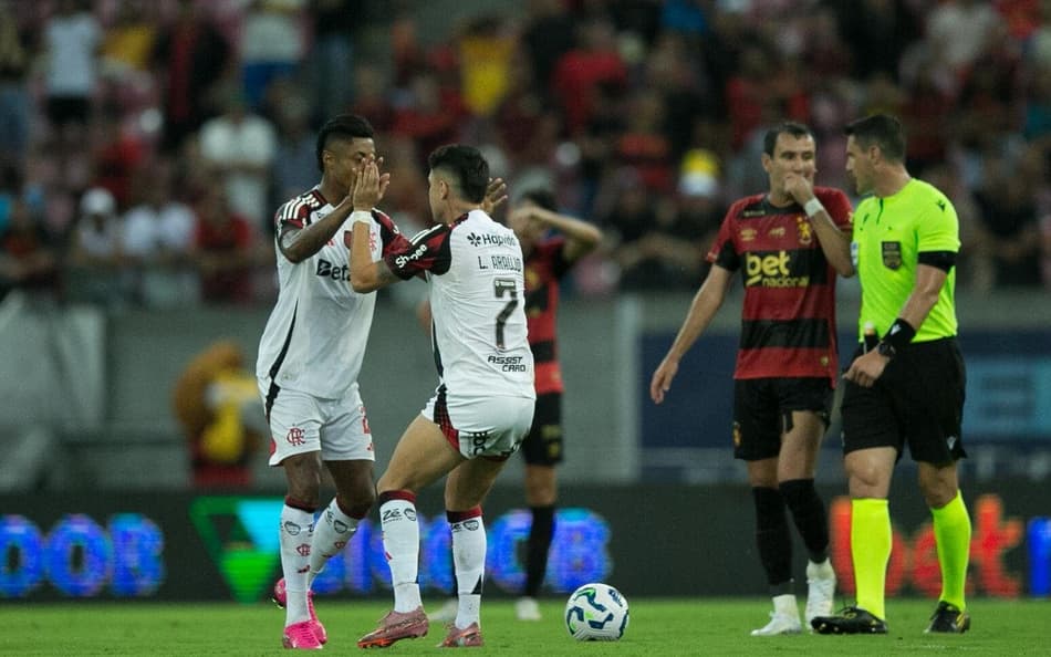 Flamengo goleou o Sport pelo Brasileirão (Foto: Marlon Costa/AGIF/Gazeta Press)