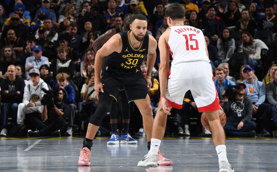 É falta do Curry ou não? Veja os lances de destaque da quarta (27) na NBA