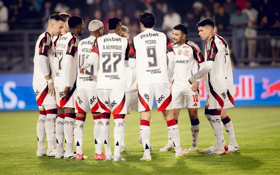 Jogadores do Flamengo na partida contra o RB Bragantino (Foto: Adriano Fontes/Flamengo)
