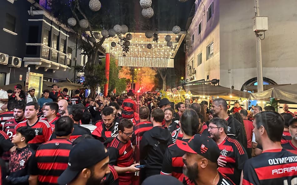 Festa da torcida do Flamengo em Lima (Foto: Lucas Bayer/Lance!)