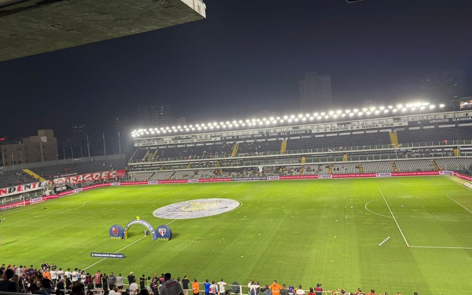 Vila Belmiro recebe São Paulo x Flamengo (Foto: Iza Giannola / Lance)