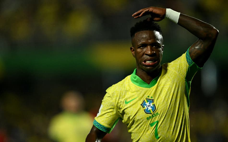 Favorito à Bola de Ouro, Vini Jr tem média inferior a 0,3 participações em gols por jogo pela Seleção (Foto: Mauro PIMENTEL / AFP)