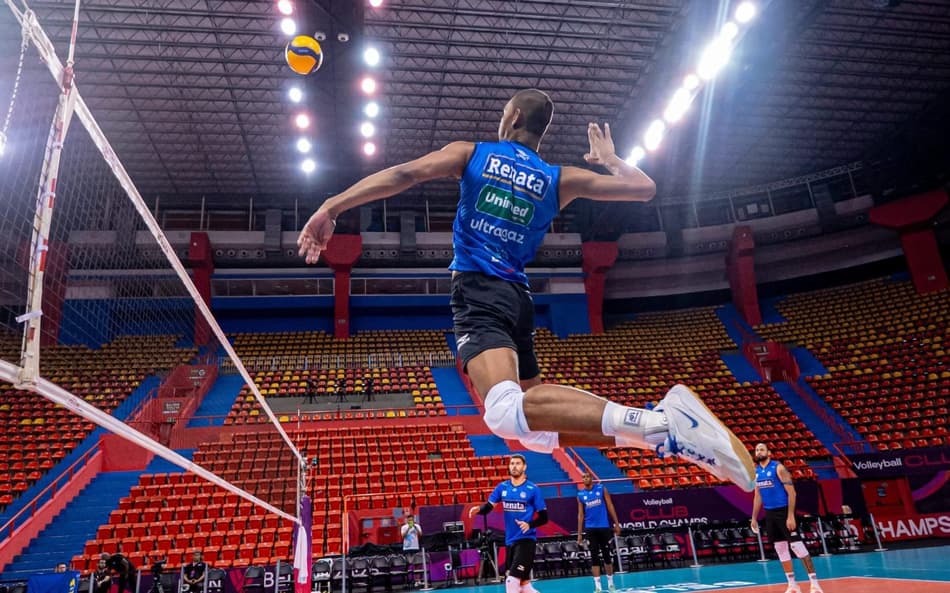 O ponteiro Adriano, do Campinas/Vôlei Renata, em treino no Mundial de Clubes Masculino (Foto: Pedro Teixeira/Vôlei Renata)