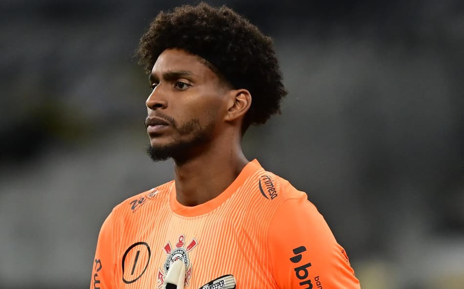 Hugo Souza está de volta ao gol do Timão (Eduardo Carmim/Photo Premium/Gazeta Press)