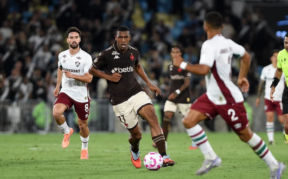 Rayan na partida entre Vasco e Fluminense (Foto: Alexandre DurÃ£o/ZIMEL PRESS)
