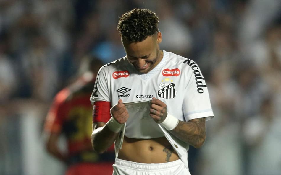 Neymar foi um dos destaques da vitória do Santos (Foto: Guilherme Dionizi/Código19/Gazeta Press)