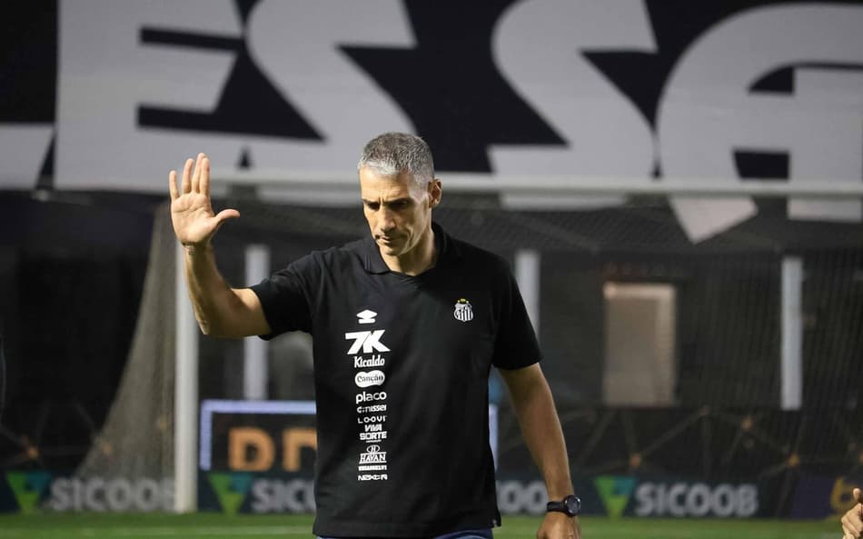 Vojvoda comandou o Santos na vitória contra o Sport, na Vila Belmiro. (Foto: JoÃ£o Jardim/Pera Photo Press)