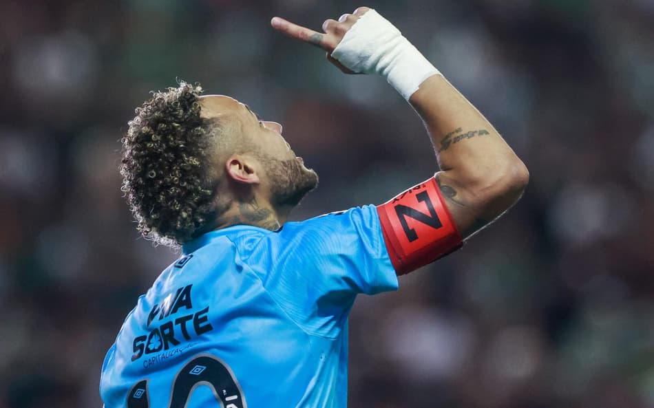 Neymar acumula 29 jogos e 12 gols com a camisa do Santos nesta temporada. (Foto: Luiz Erbes/Agif/Gazeta Press)