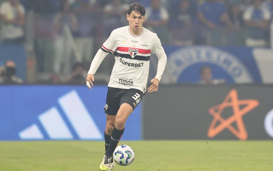 Ferraresi, do São Paulo, entrou na mira do Botafogo (Foto: Gilson Lobo/Agif/Gazeta Press)