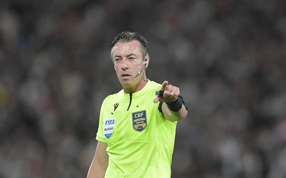 Raphael Claus em Vasco x Fluminense pela Copa do Brasil (Foto: Thiago Ribeiro/AGIF/GazetaPress)