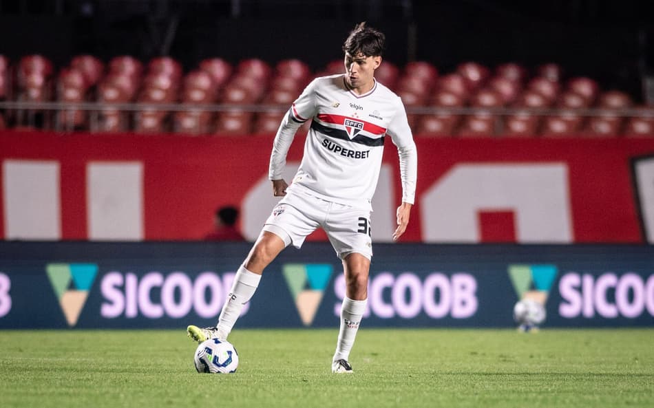 Ferraresi, do São Paulo, negocia com o Botafogo (Foto: Guilherme Veiga/UAI Foto/Gazeta Press)