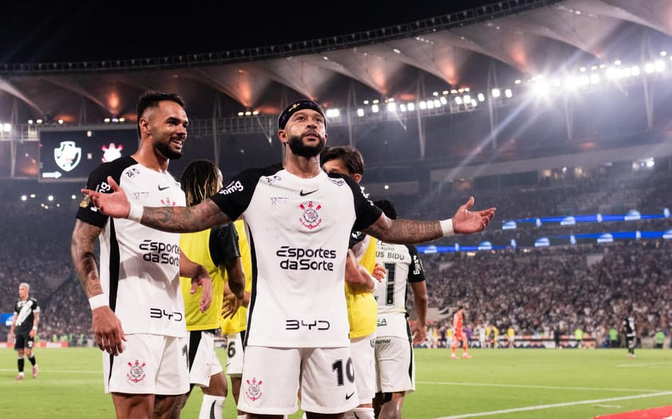 Memphis marcou o segundo gol do Corinthians (Foto: Wanderson Oliveira/PxImages/GazetaPress)