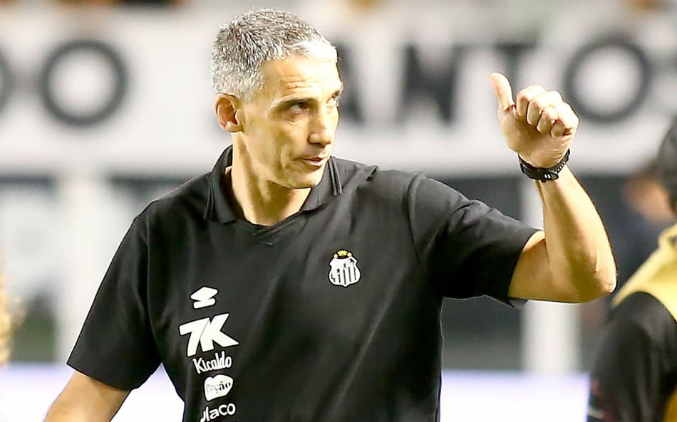 Vojvoda comandou o Santos em 18 partidas nesta temporada. (Foto: Mauricio De Souza/Agif/Gazeta Press)