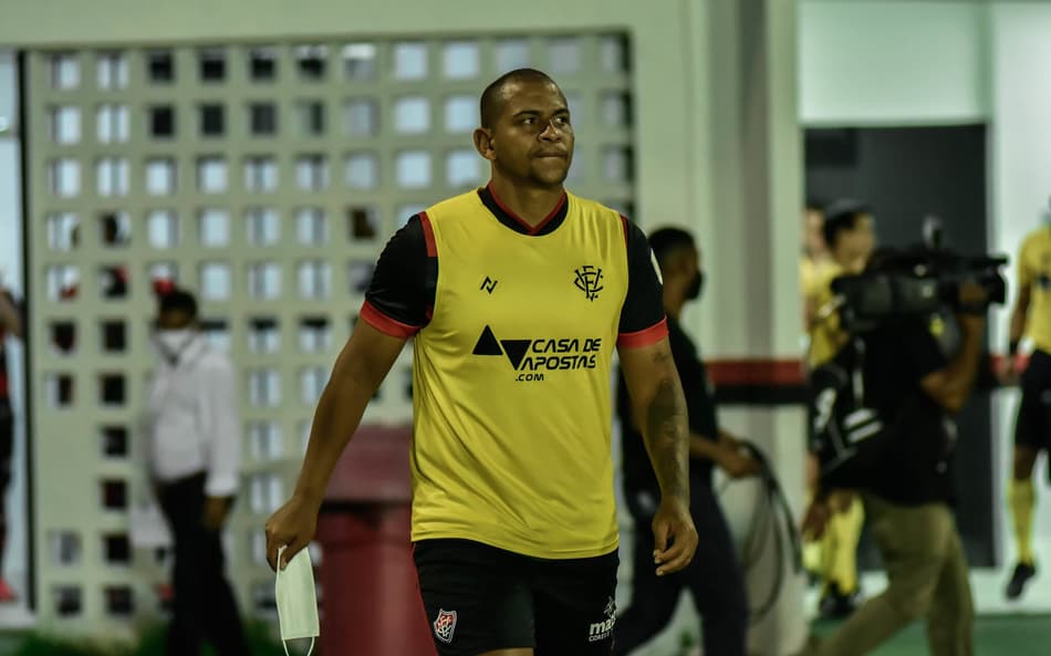 Walter em ação com a camisa do Vitória (Foto: Pietro Carpi / ECVitória)