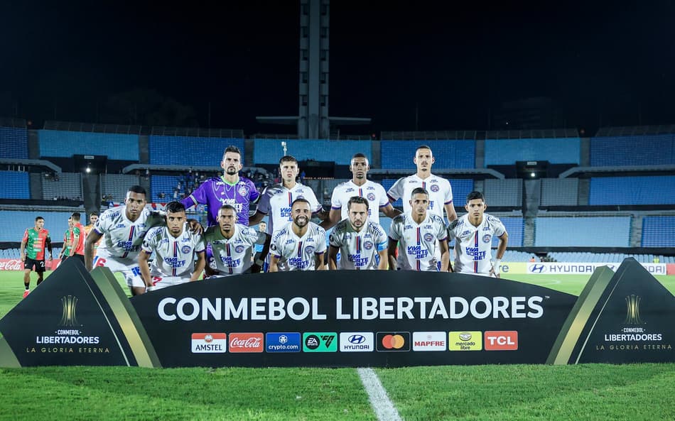 Jogadores do Bahia reunidos no Estádio Centenário pela Libertadores (Foto: Rafael Rodrigues / EC Bahia)