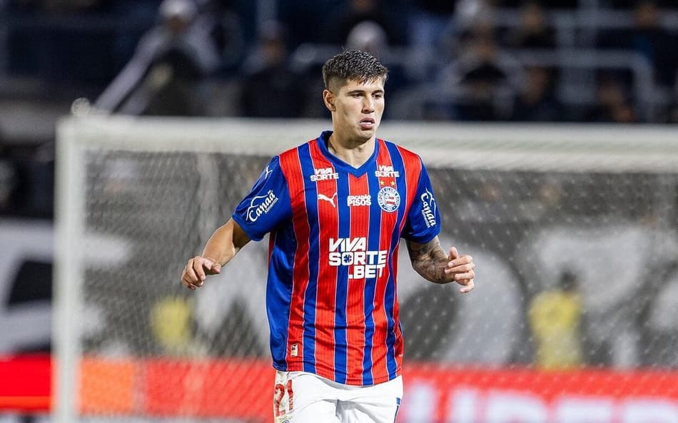 Ramos Mingo em ação contra o Bragantino (Foto: Rafael Rodrigues / EC Bahia)