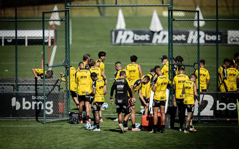 Elenco do Atlético-MG em treino (Foto: Pedro Souza / Atlético)