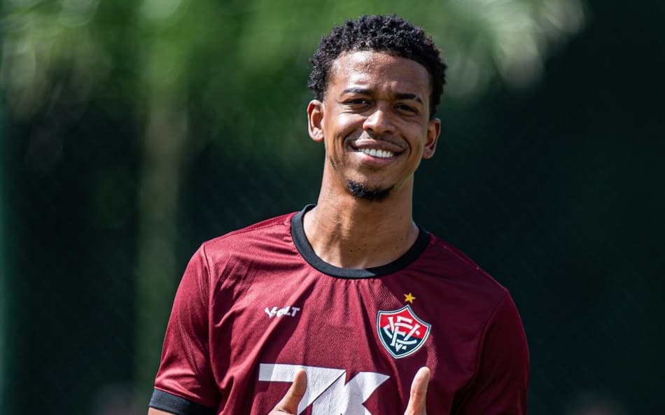 Carlinhos em treino do Vitória (Foto: Victor Ferreira / EC Vitória)