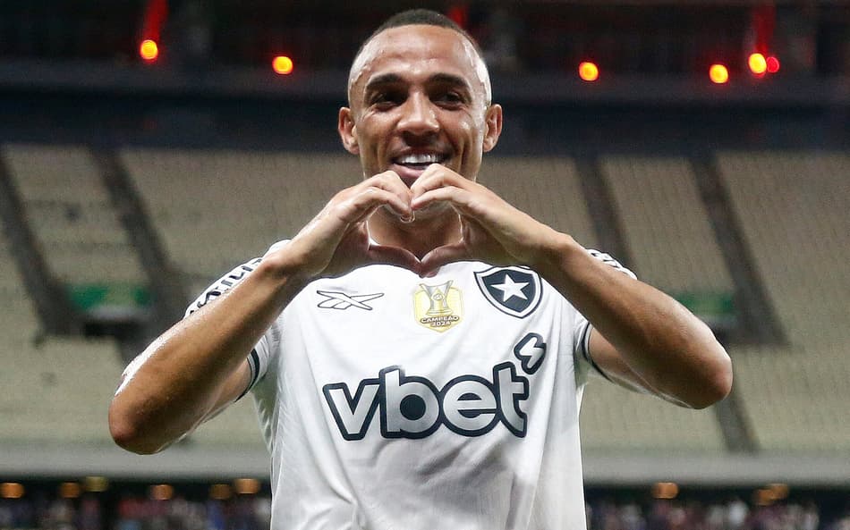 Marçal renovou seu contrato com o Botafogo (Foto: Vítor Silva/Botafogo)