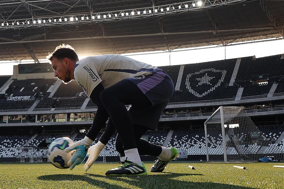 Neto, do Botafogo, durante treino (Foto: Vítor Silva/Botafogo)