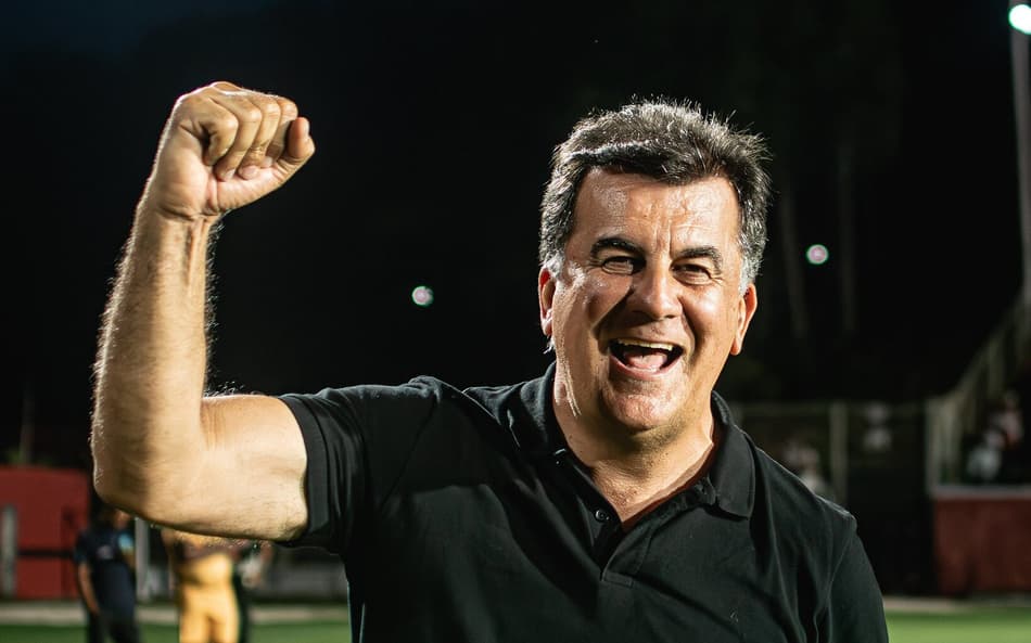 Presidente do Vitória promete permanência de Jair Ventura: 'Será nosso treinador'