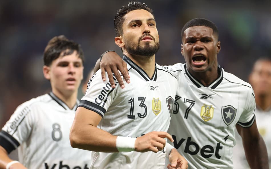 Alex Telles fez o gol de empate do Botafogo cotnra o Cruzeiro (Foto: Vítor Silva/Botafogo)