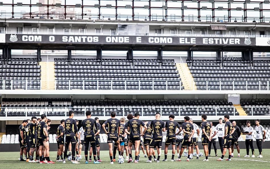 Elenco do Santos treina na Vila Belmiro em preparação para o duelo contra o Cruzeiro. (Foto: Raul Baretta/ Santos FC)