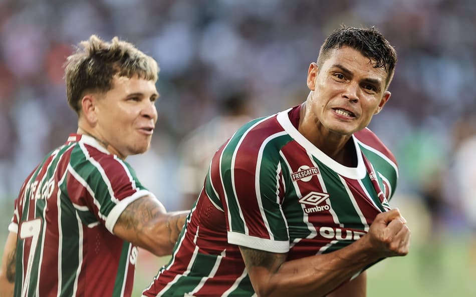 Thiago Silva e Soteldo comemoram gol do Fluminense (Foto: Lucas Merçon/ Fluminense FC)