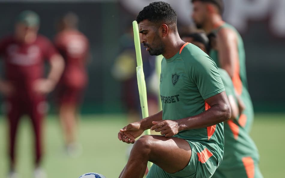 Thiago Santos em treino pelo Fluminense no CTCC (Foto: Marcelo Gonçalves / Fluminense FC)