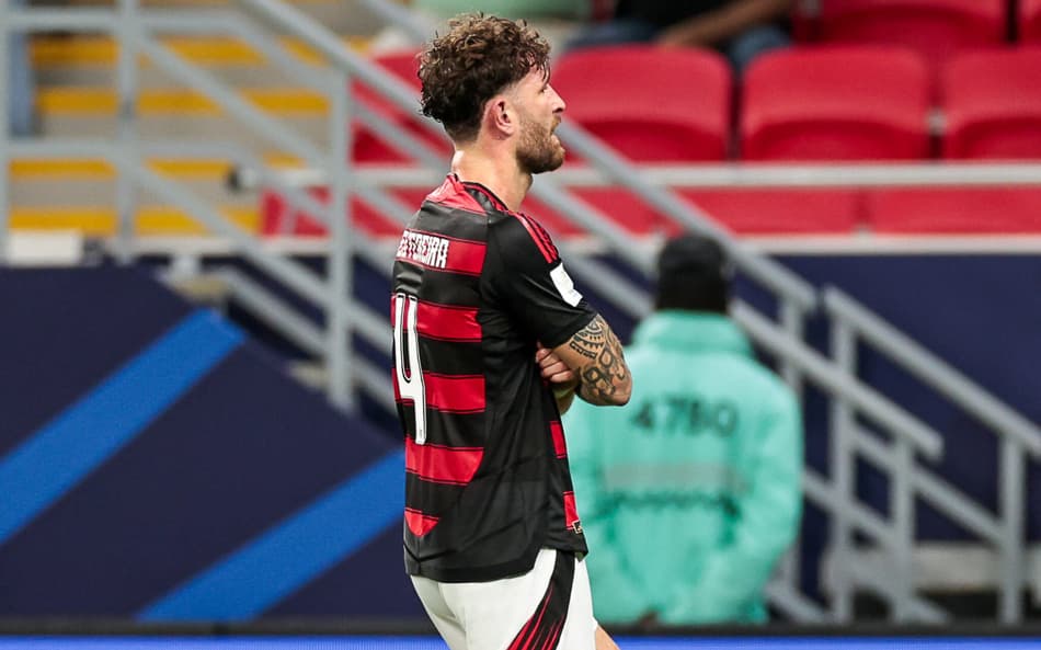 Em alta no Flamengo, Léo Pereira é o jogador de linha com mais minutos no ano; veja lista