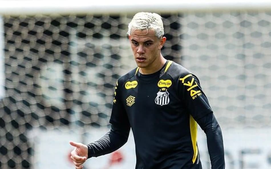 JP Chermont treina no CT Rei Pelé visando a Copinha. (Foto: Reinaldo Campos/ Santos FC)