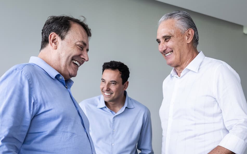 Pedrinho e Pedro Junio com Tite (Foto: Gustavo Aleixo/Cruzeiro)