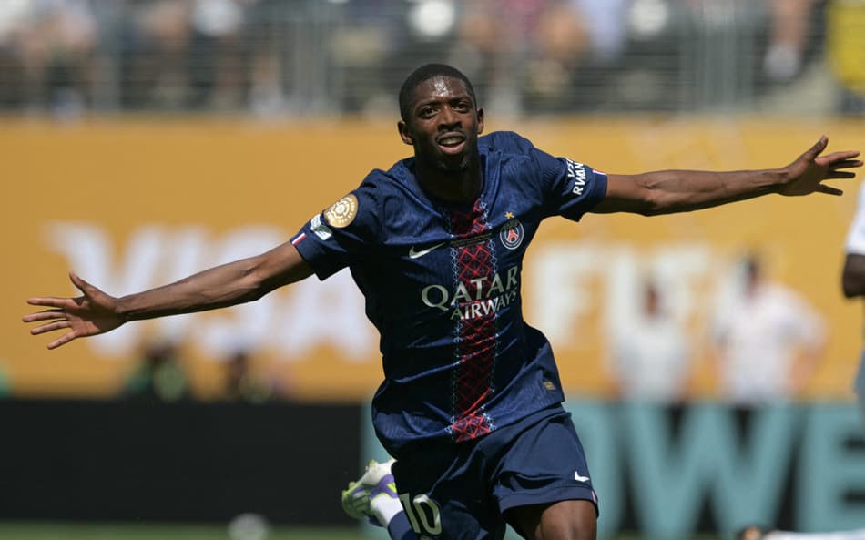 Dembélé comemora gol marcado contra o Real Madrid (Foto: JUAN MABROMATA / AFP)
