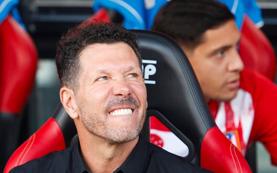 Simeone faz careta em Mallorca x Atlético de Madrid (Foto: JAIME REINA / AFP)