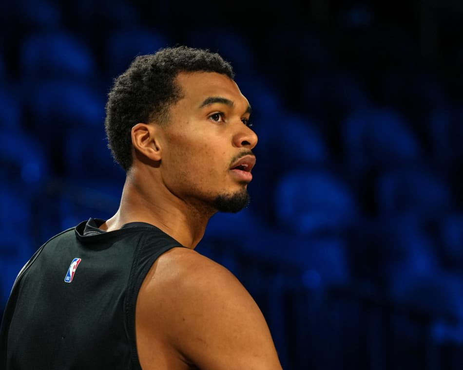 Victor Wembanyama nos treinos da Copa NBA (Foto: Ryan Stetz / NBAE / Getty Images / Getty Images via AFP)