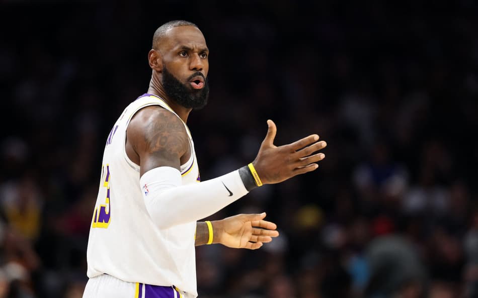 Lebron James no Phoenix Suns x Los Angeles Lakers (Foto: Mike Christy / GETTY IMAGES NORTH AMERICA / Getty Images via AFP)