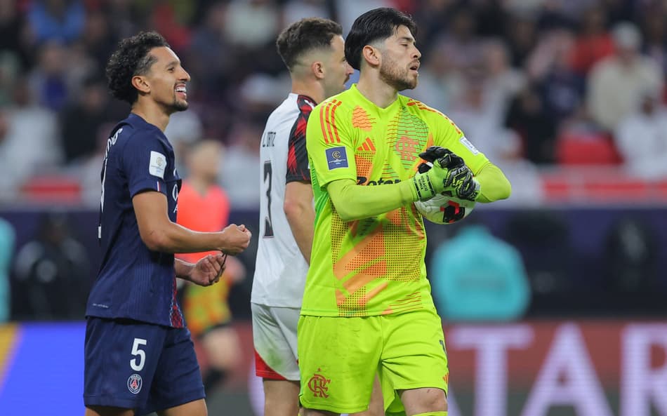 Marquinhos em ação em PSG x Flamengo (Foto: Karim JAAFAR / AFP)