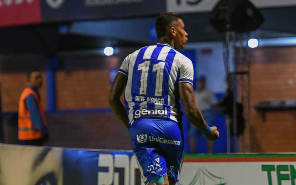 Alef Manga gol comemoração Avaí Figueirense