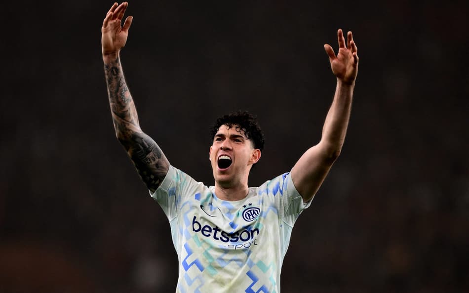 Especulado no Barcelona, Bastoni é zagueiro da Inter de Milão (Foto: MARCO BERTORELLO / AFP)