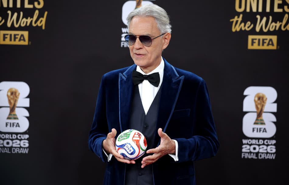 Andrea Bochelli no sorteio da Copa do Mundo