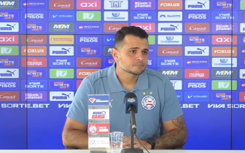 Leonardo Galbes em entrevista coletiva (Foto: reprodução / TV Bahêa)