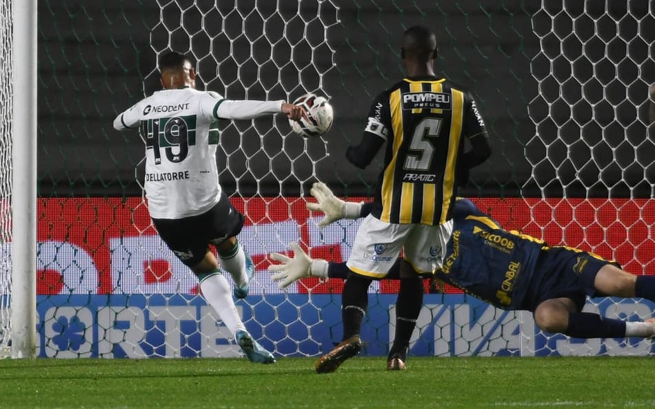 Dellatorre gol Coritiba Volta Redonda