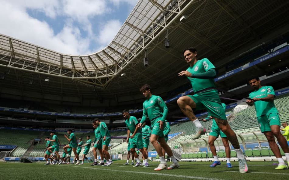 Elenco do Palmeiras treina no Allianz Parque
