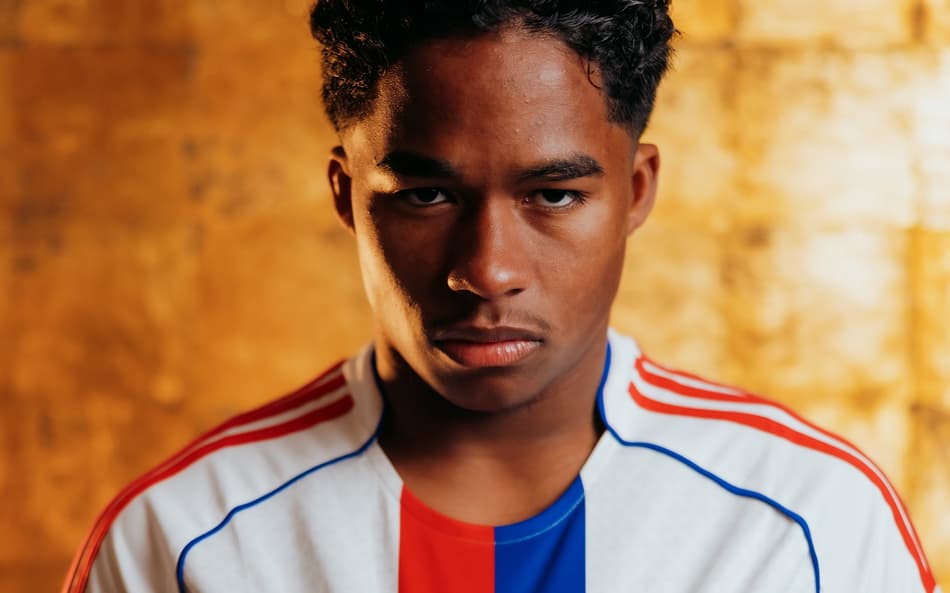 Endrick em anúncio como reforço do Lyon