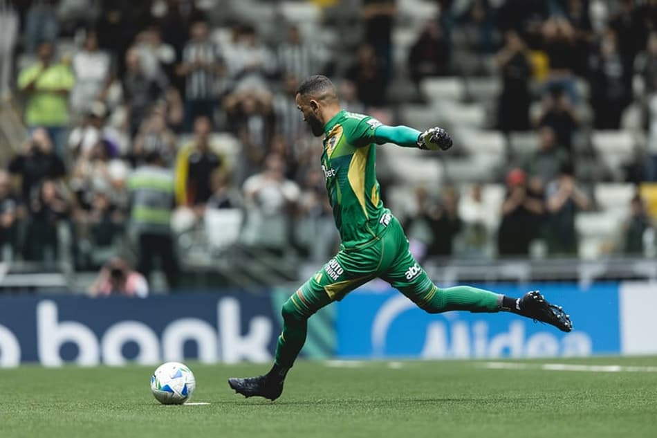 Éverson na classificação do Atlético diante do Bucaramanga (Foto: Pedro Souza / Atlético)