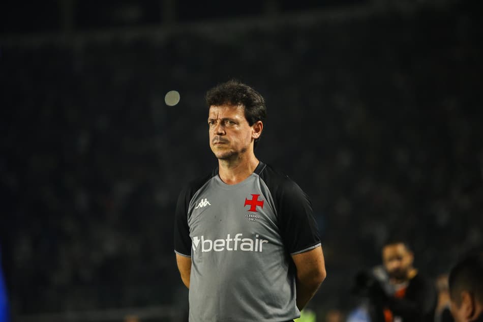 Fernando Diniz, treinador do Vasco, em jogo do Brasileirão