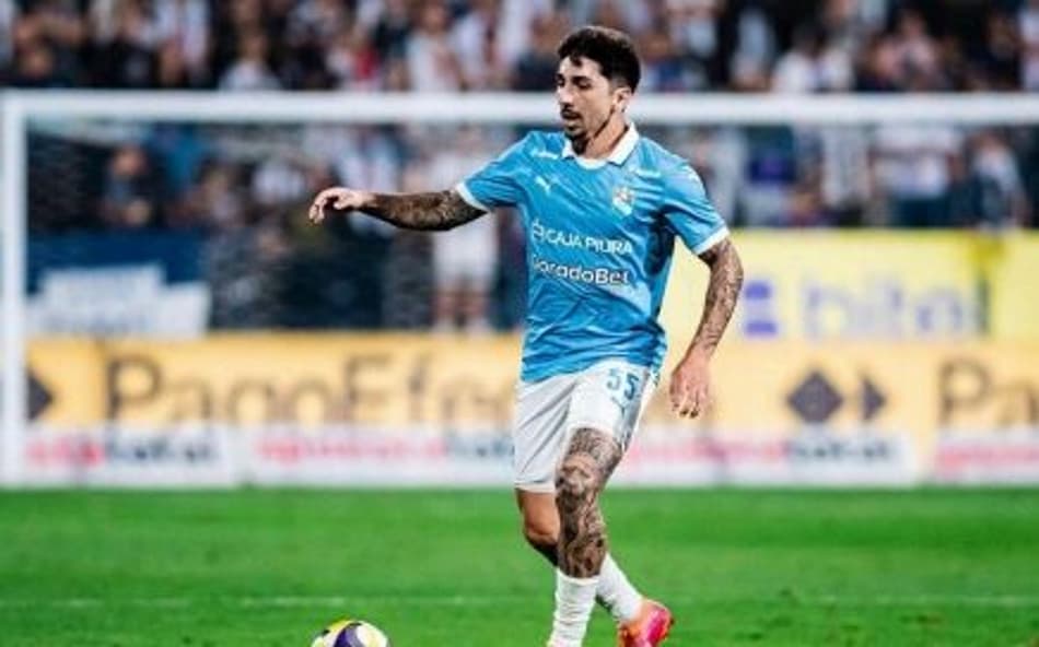 Gustavo Cazonatti em ação pelo Sporting Cristal, do Peru (Foto: Reprodução)