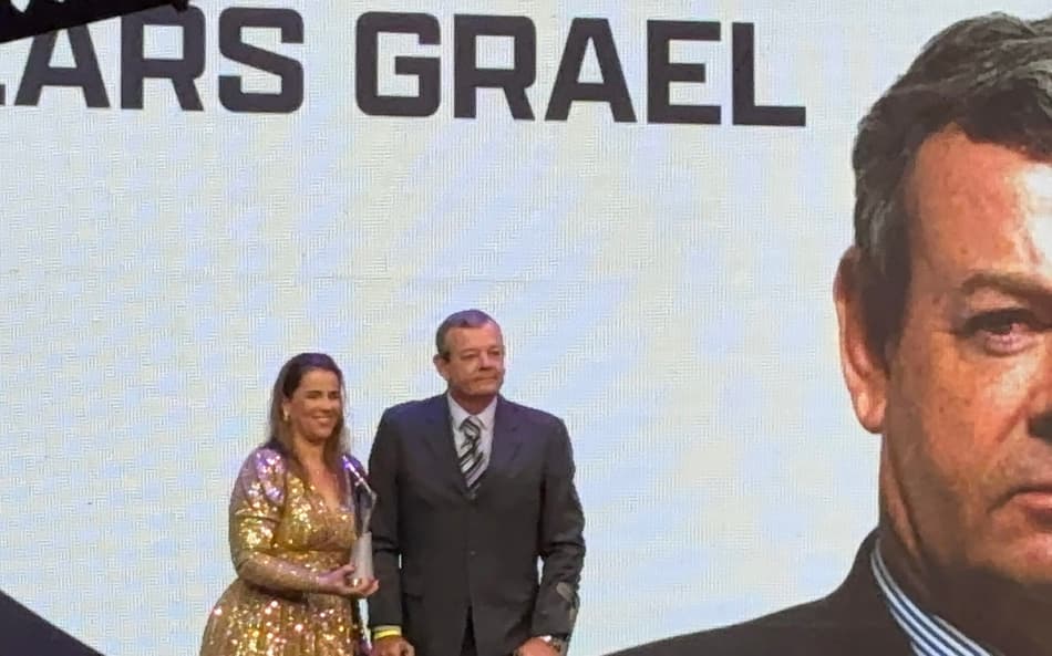 Fabiana Bentes, presidente do Instituto Sou do Esporte, ao lado de Lars Grael (Gustavo Loio/Lance)